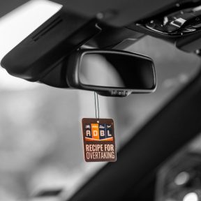 Lufterfrischer zum Aufhängen am Spiegel